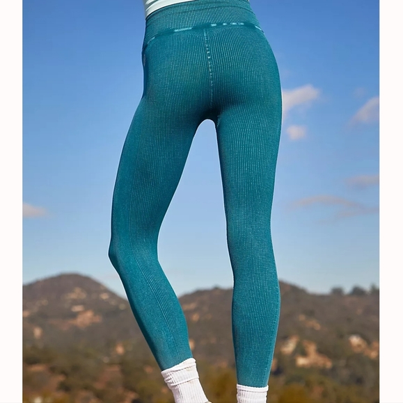15. Free People High-Rise 7/8 Happiness Runs Leggings Sulfer Spring - Picture 10 of 12
